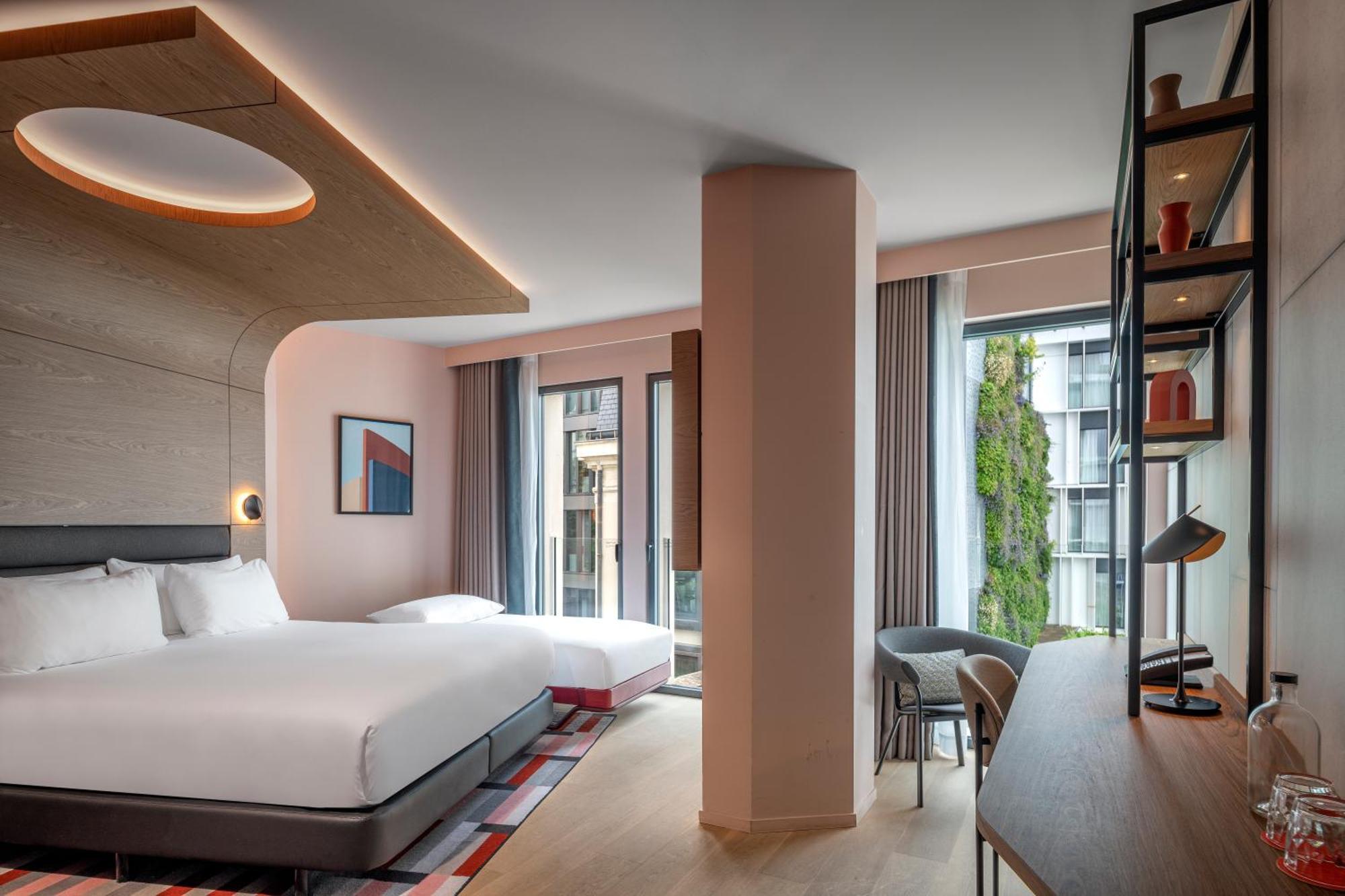 Hotel Canopy By Hilton Eiffel Tower 4*